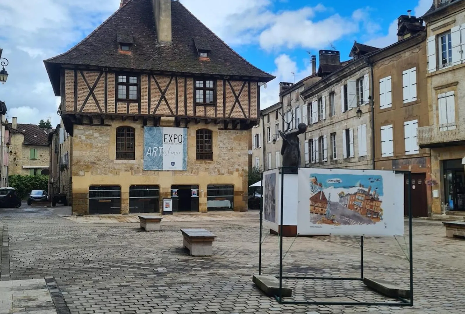 Mercadial Au Coeur De Saint-Cere